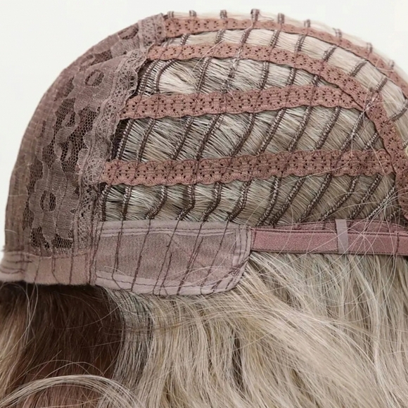 Wig - Picture 3 of 5